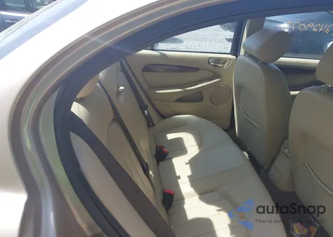 2004 Jaguar X-Type 3.0 z USA, uszkodzony, nr VIN SAJEA51C14WELL262